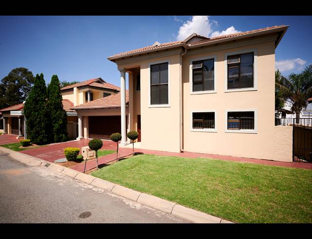 3 BEDROOM CLUSTER SOLD IN HALFWAY GARDENS